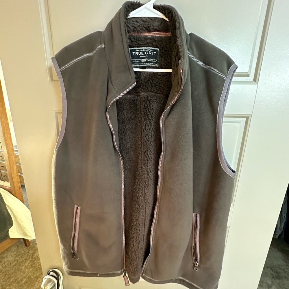 True grit vest men’s xl
